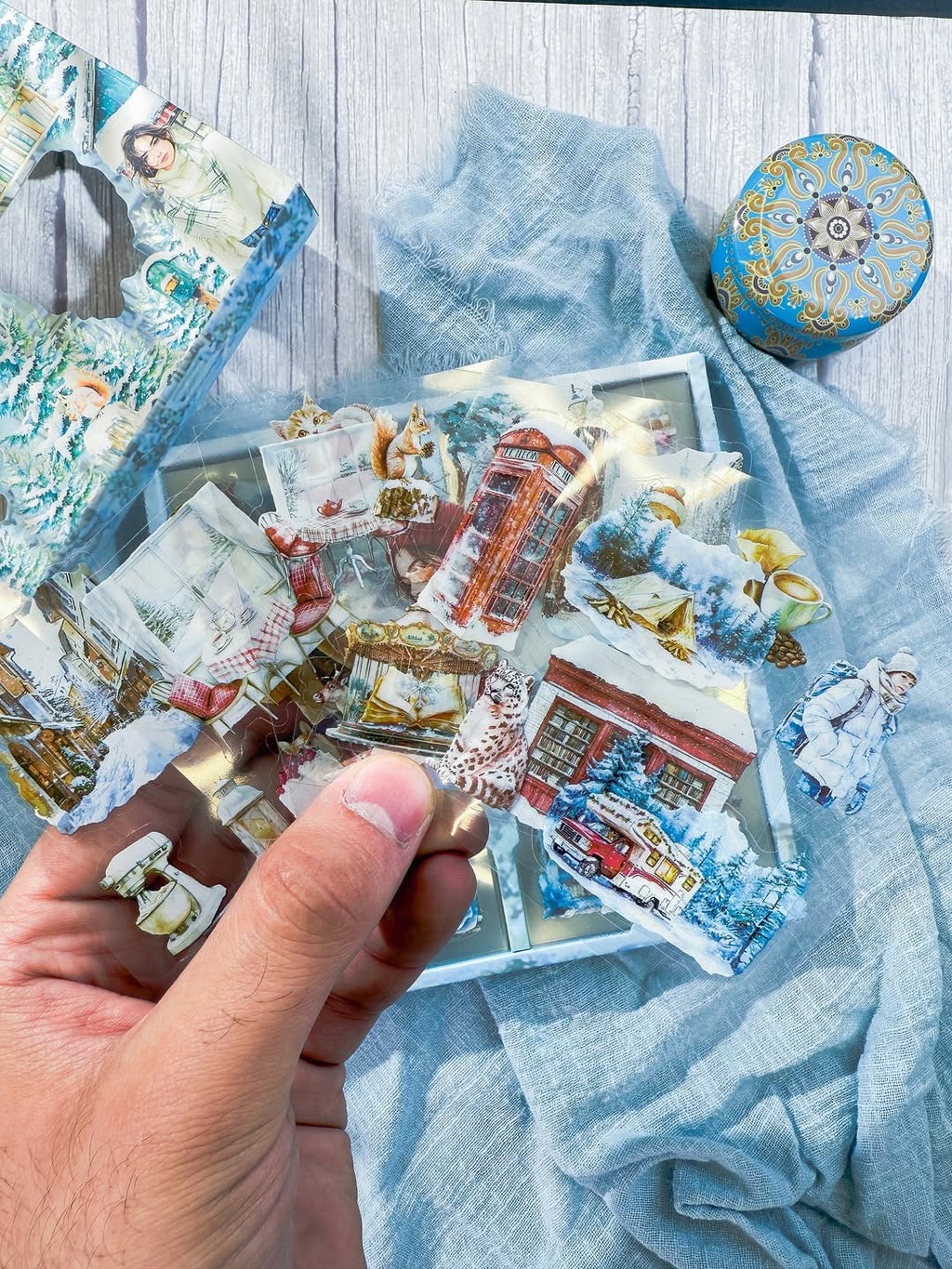 ✨❄️ صندوق 100 ملصق ❄️✨