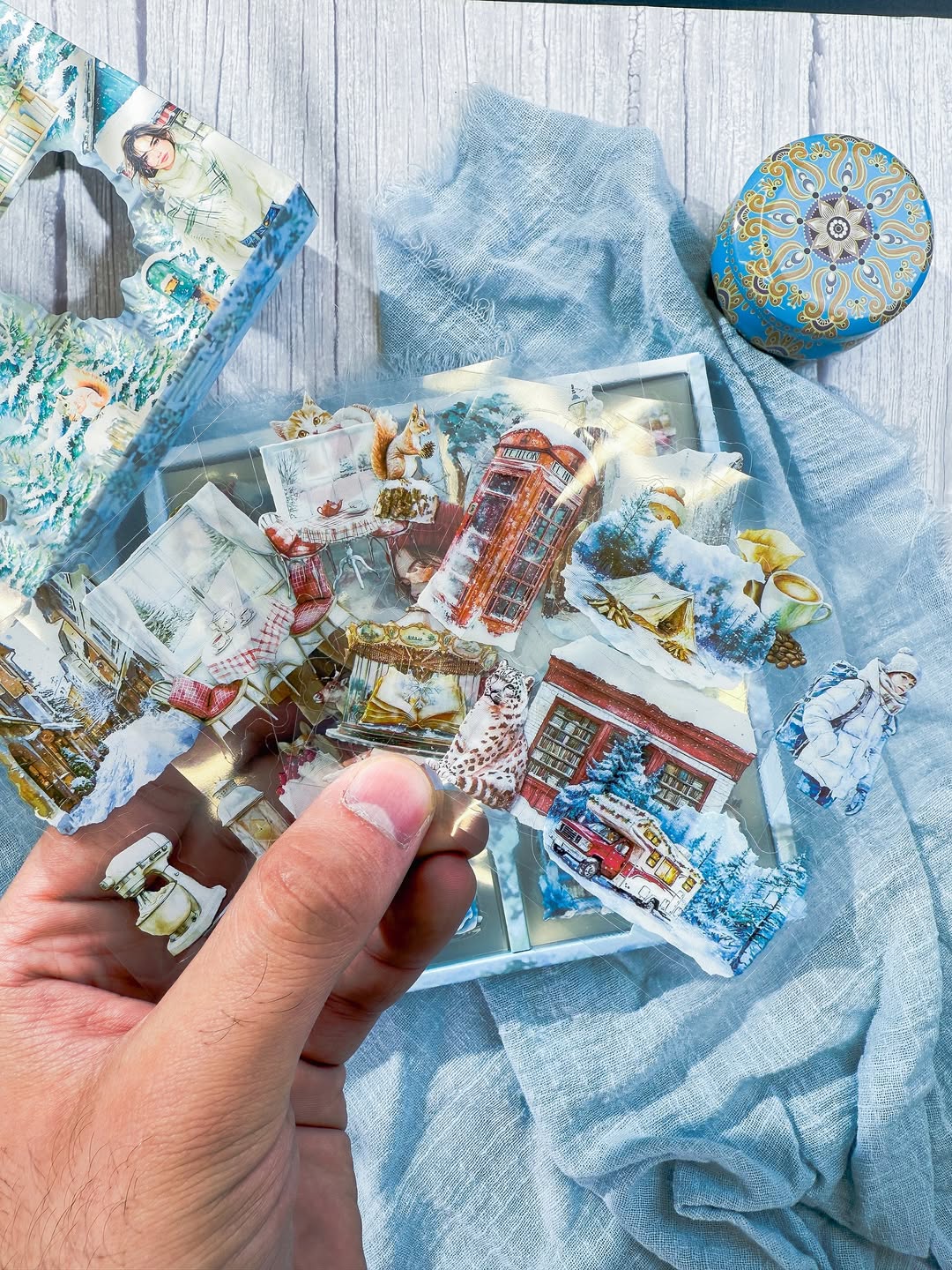 ✨❄️ صندوق 100 ملصق ❄️✨