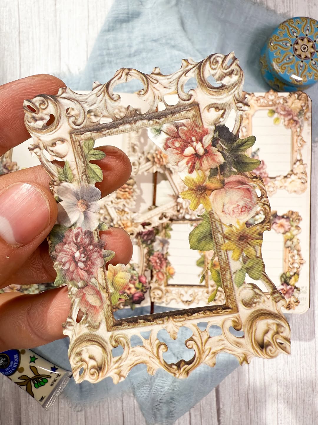 ⁨ ✨🥀 إطارات 🥀✨