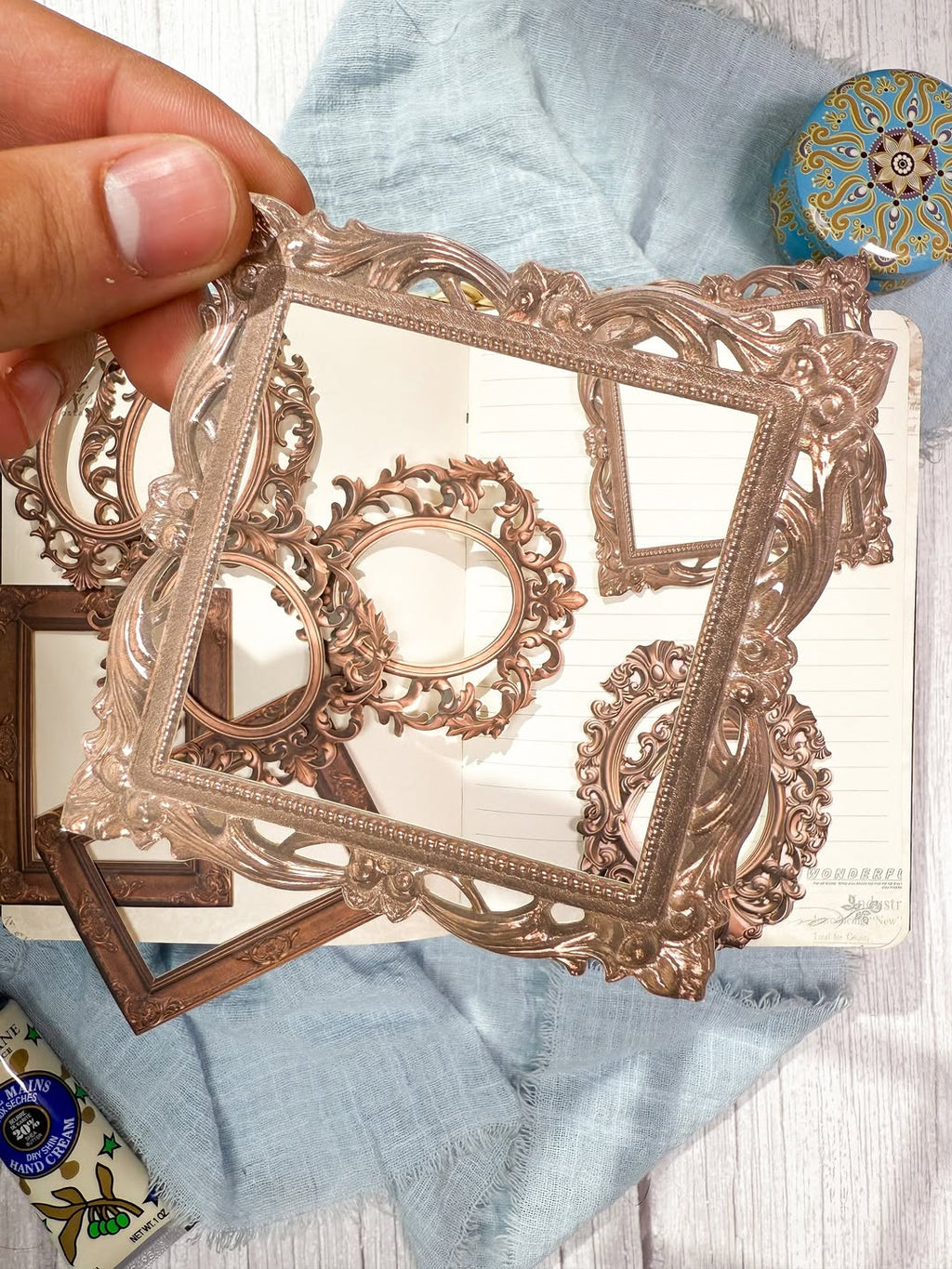 إطارات