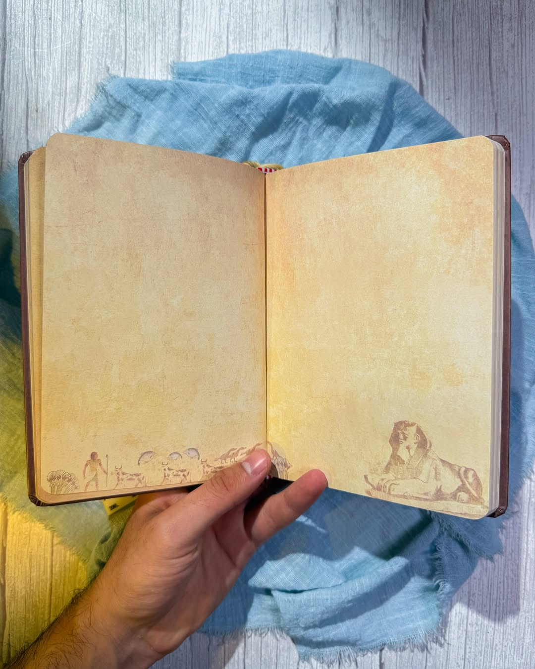 ✨🍂 الدفتر العتيق 🍂✨  نسخة الأهرامات 📜