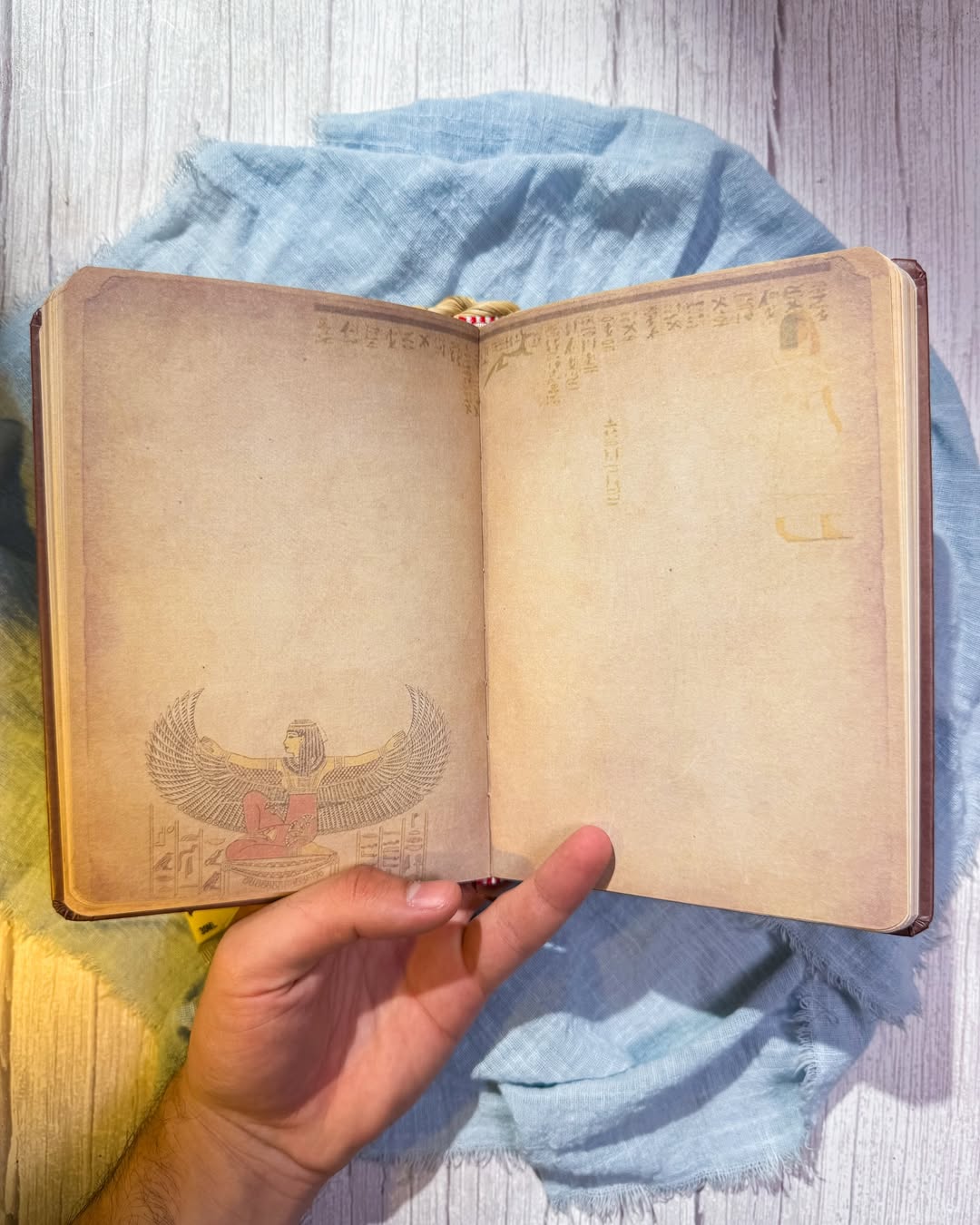 ✨🍂 الدفتر العتيق 🍂✨  نسخة الأهرامات 📜