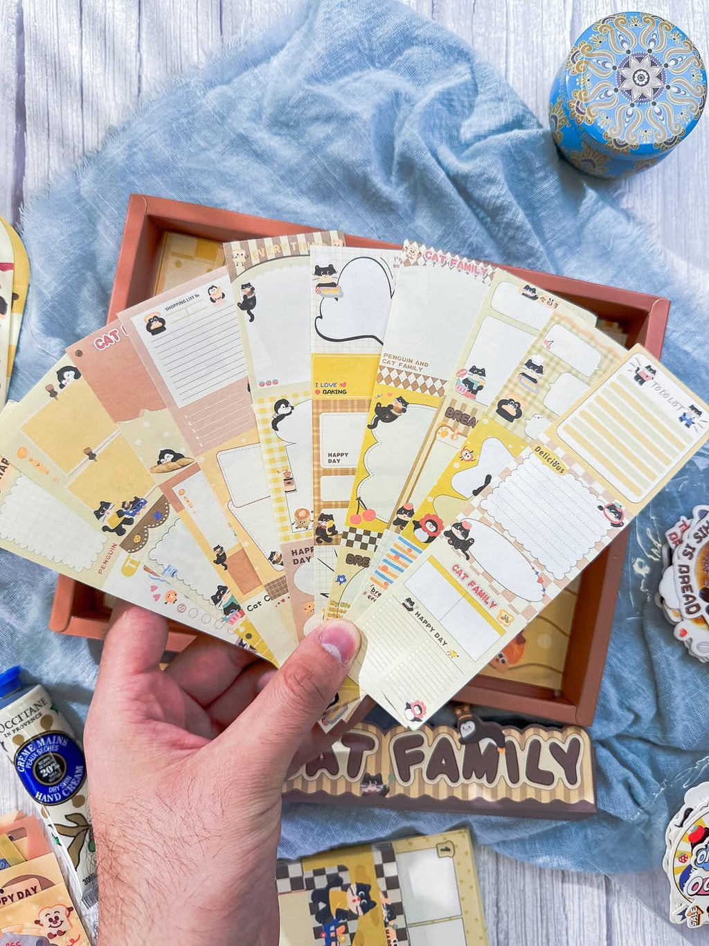 ⁨ ⁨ ✨🧡 صندوق الجورنال الشامل 🧡✨ نسخة عائلة القطط 🐈🐧