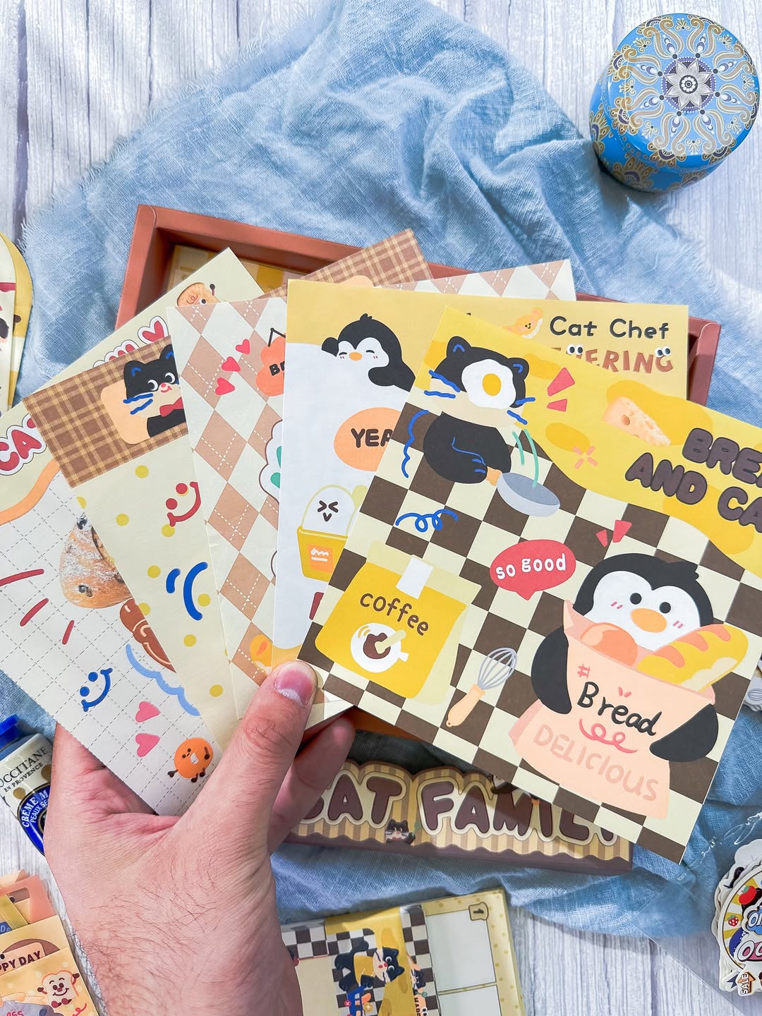 ⁨ ⁨ ✨🧡 صندوق الجورنال الشامل 🧡✨ نسخة عائلة القطط 🐈🐧