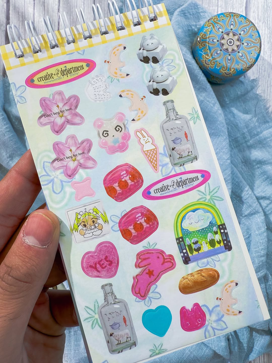 ✨🩷 كتيّب الملصقات الصغير 🩷✨