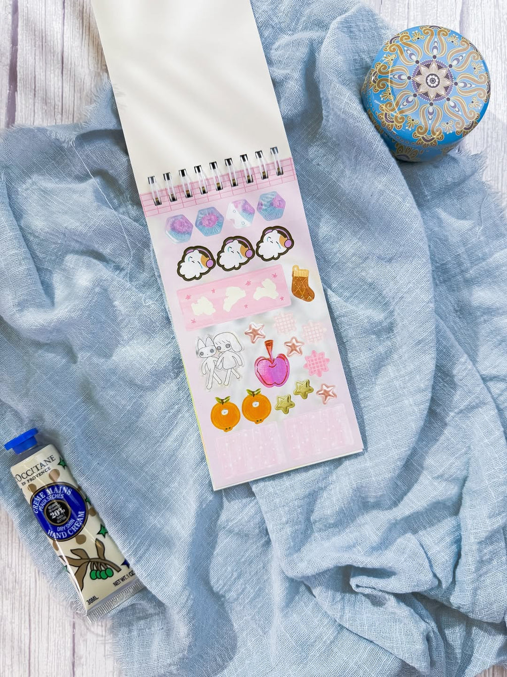 ✨🩷 كتيّب الملصقات الصغير 🩷✨