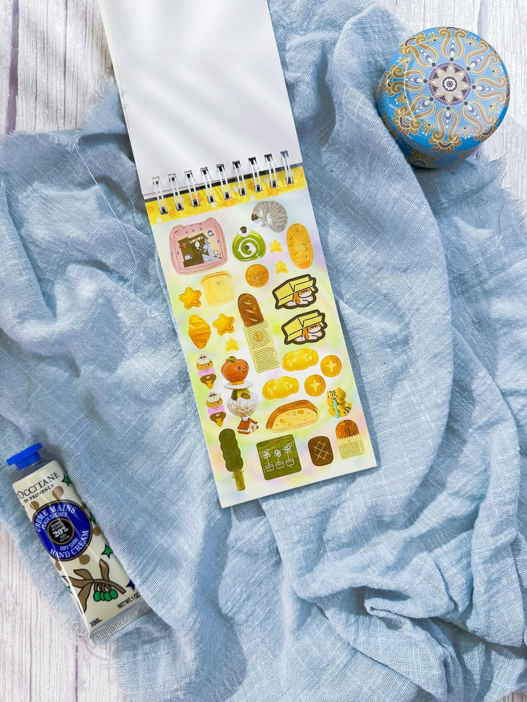 ✨🩷 كتيّب الملصقات الصغير 🩷✨