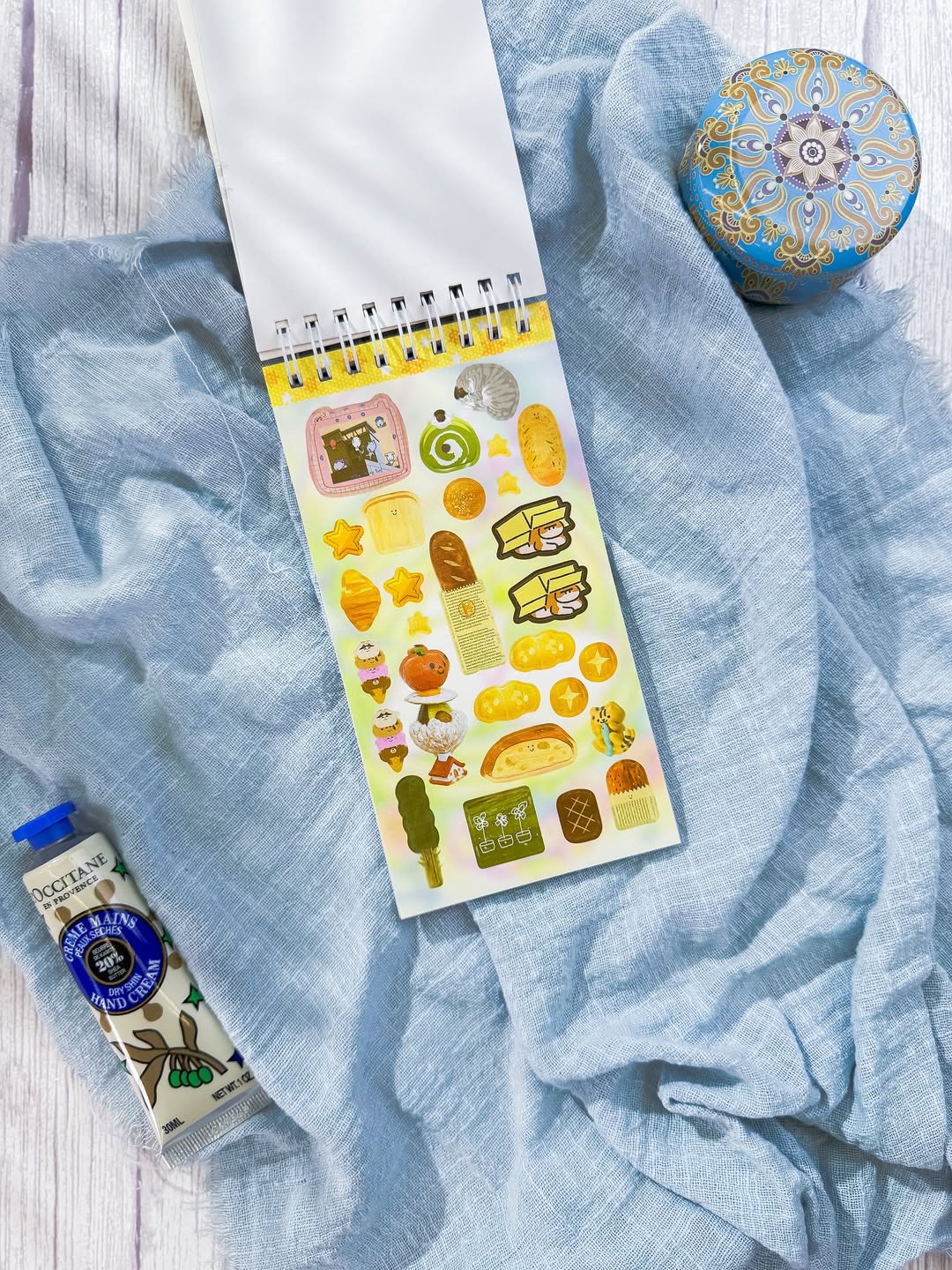 ✨🩷 كتيّب الملصقات الصغير 🩷✨