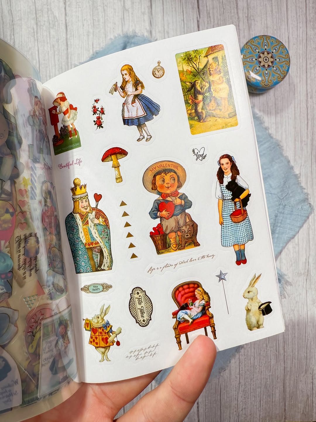 ✨🧚🏻 مجلة ستكرات القرية 🧚🏻‍♀️✨