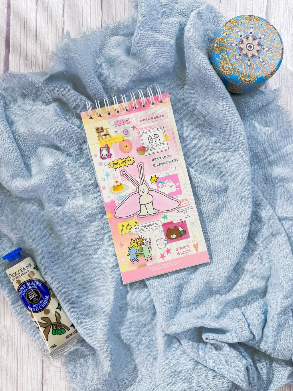 ✨🩷 كتيّب الملصقات الصغير 🩷✨