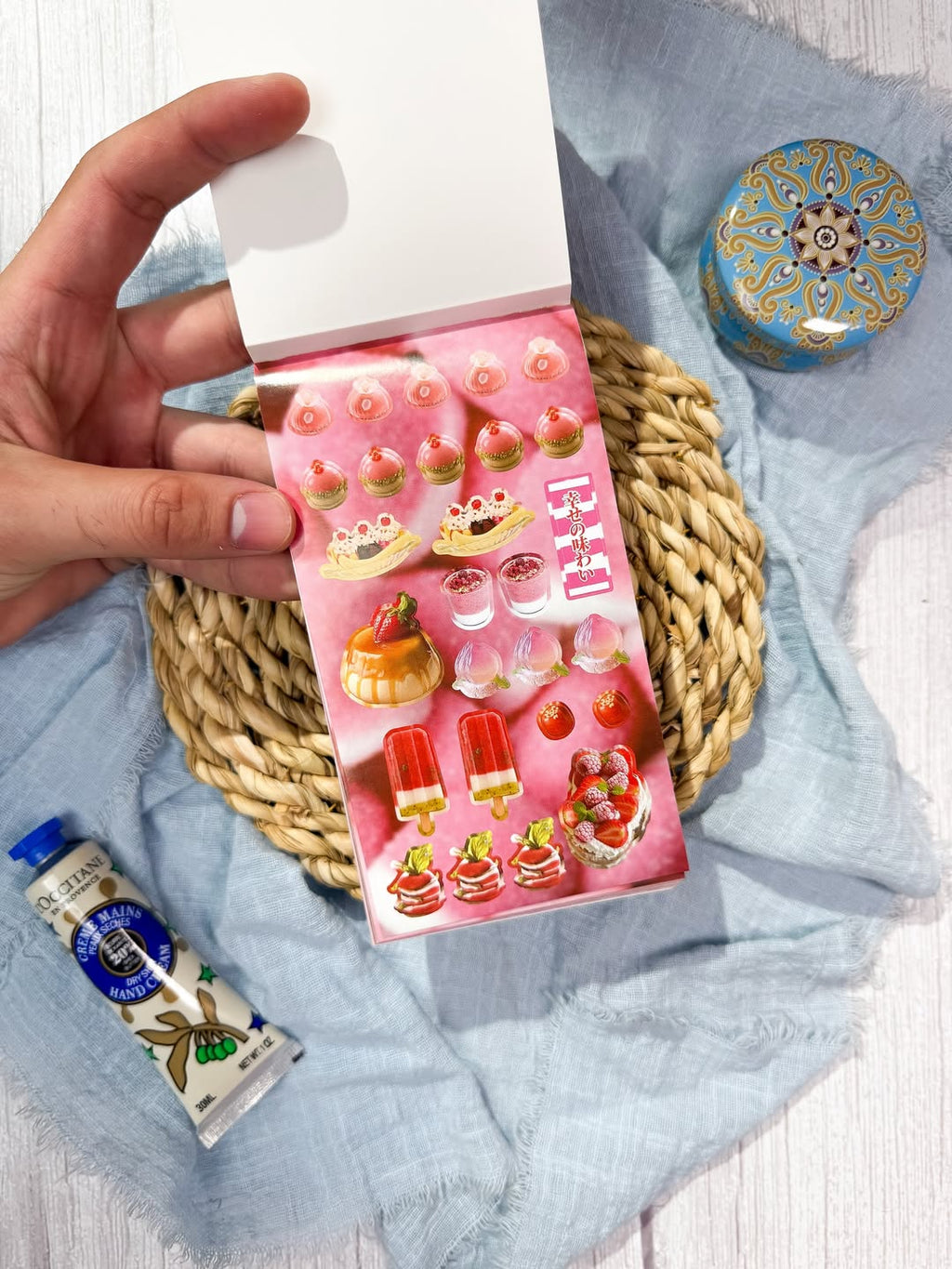 ✨🧁 مجلة الملصقات الصغيرة 🧁✨