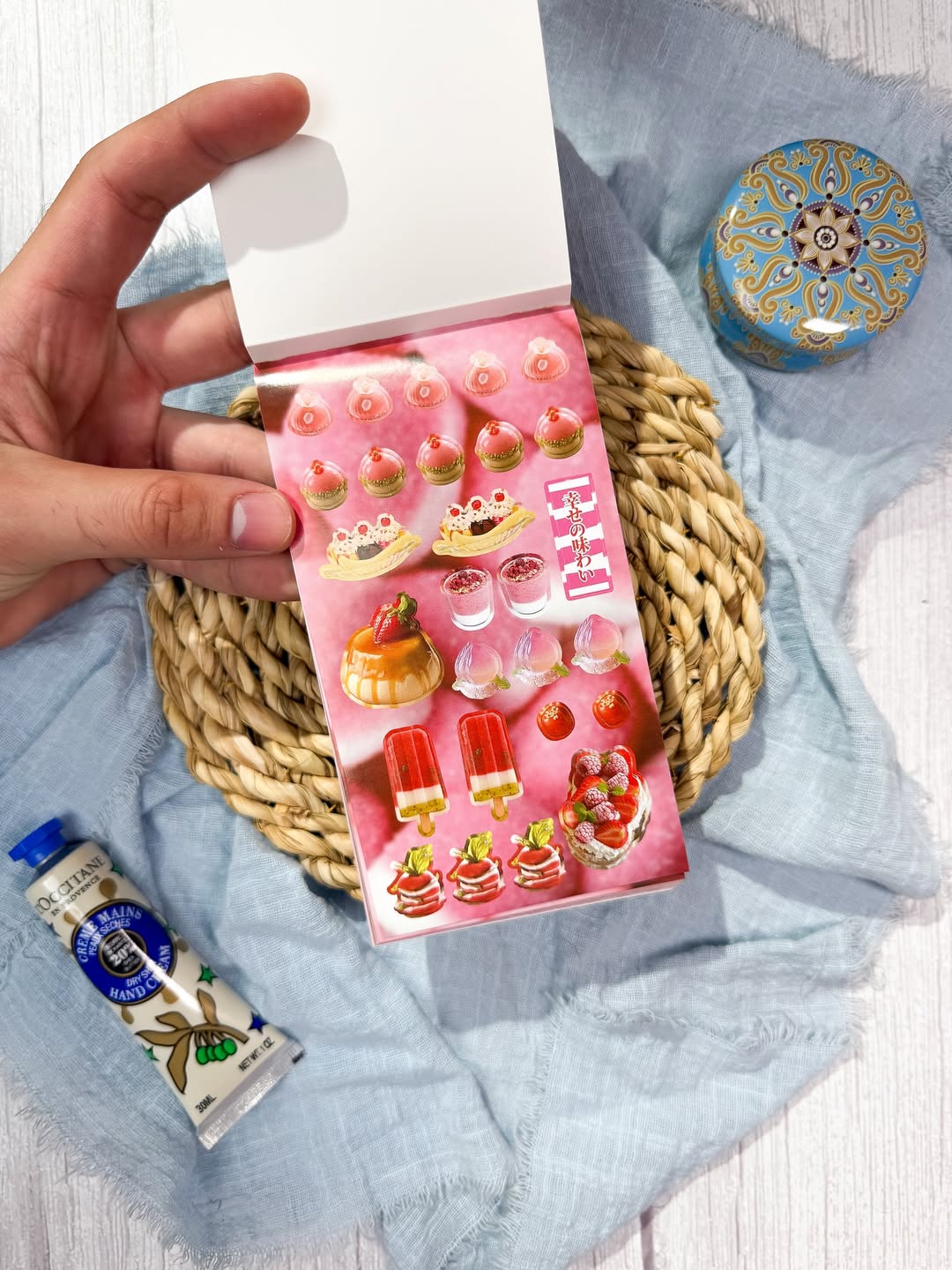 ✨🧁 مجلة الملصقات الصغيرة 🧁✨