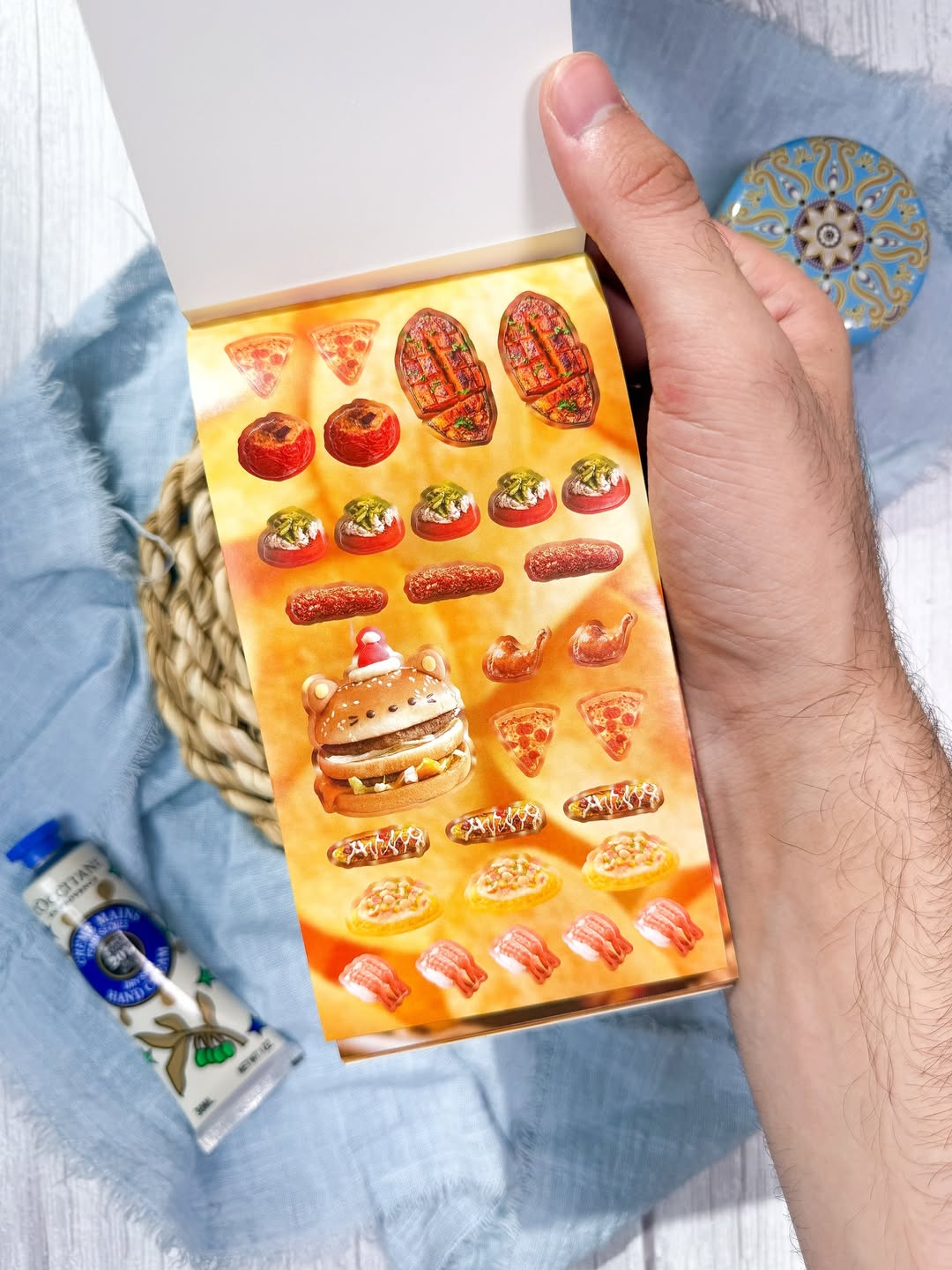 ✨🍔 مجلة الملصقات الصغيرة 🍔✨