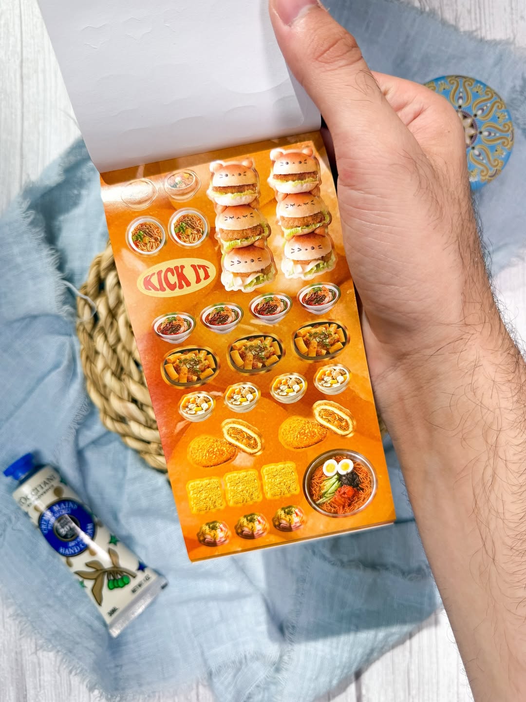 ✨🍔 مجلة الملصقات الصغيرة 🍔✨