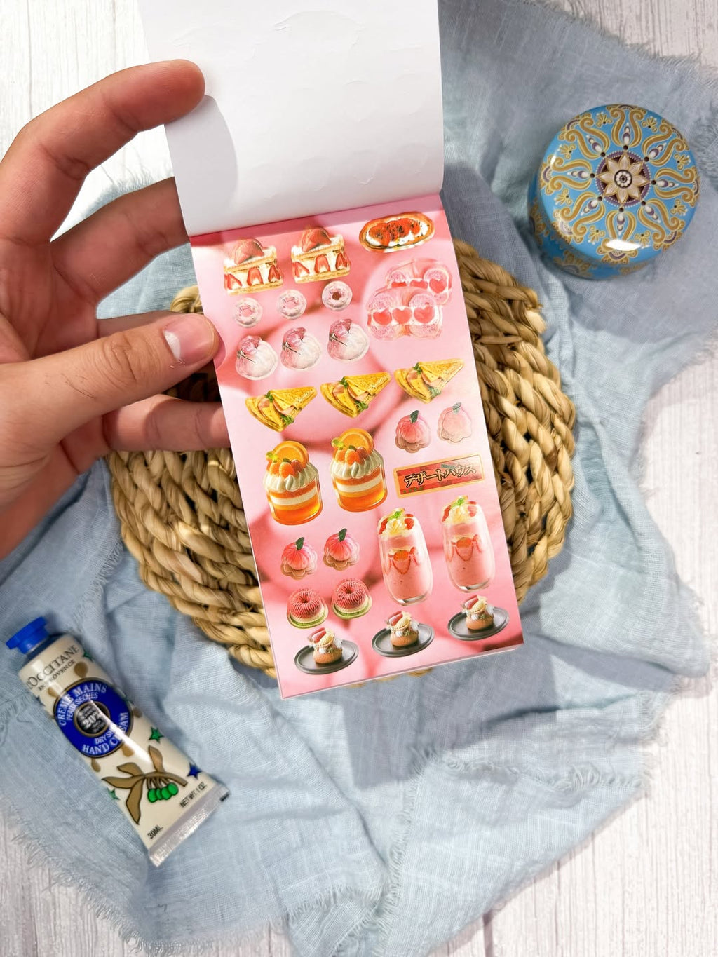 ✨🧁 مجلة الملصقات الصغيرة 🧁✨