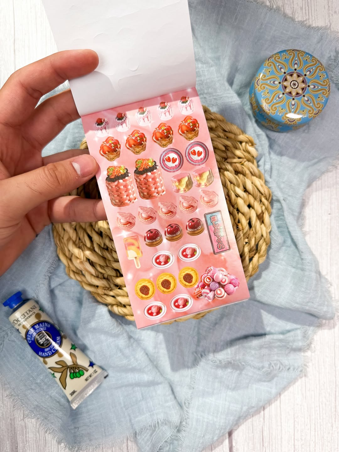 ✨🧁 مجلة الملصقات الصغيرة 🧁✨
