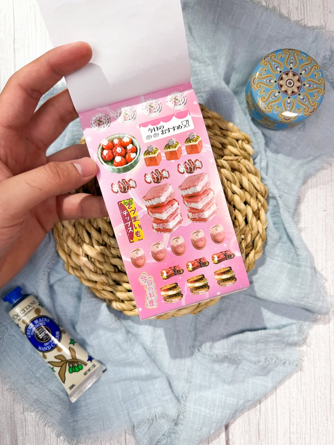 ✨🧁 مجلة الملصقات الصغيرة 🧁✨