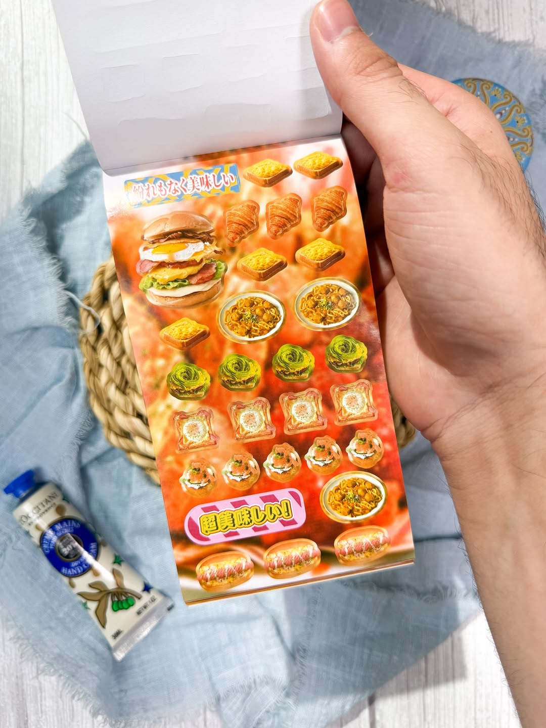 ✨🍔 مجلة الملصقات الصغيرة 🍔✨