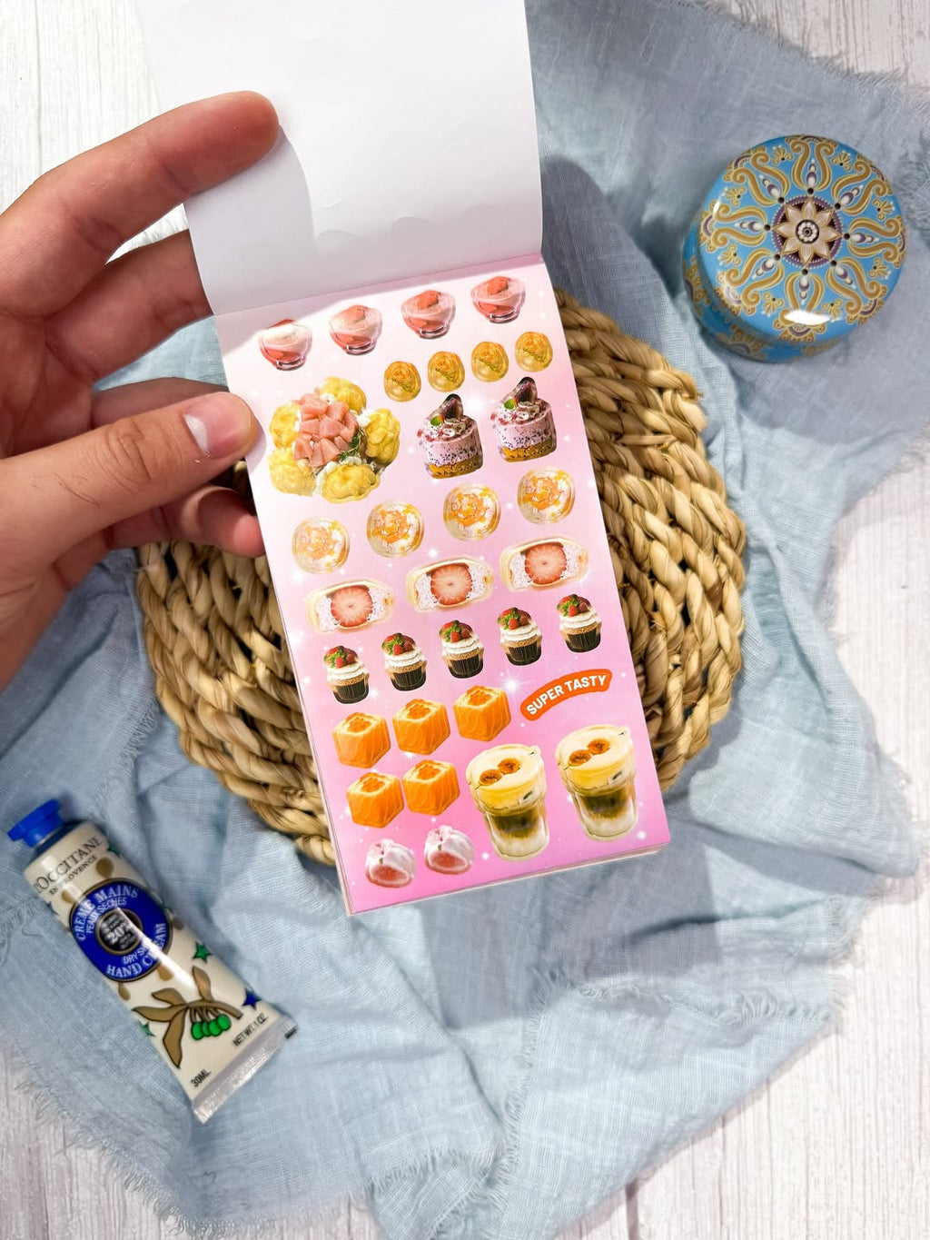 ✨🧁 مجلة الملصقات الصغيرة 🧁✨