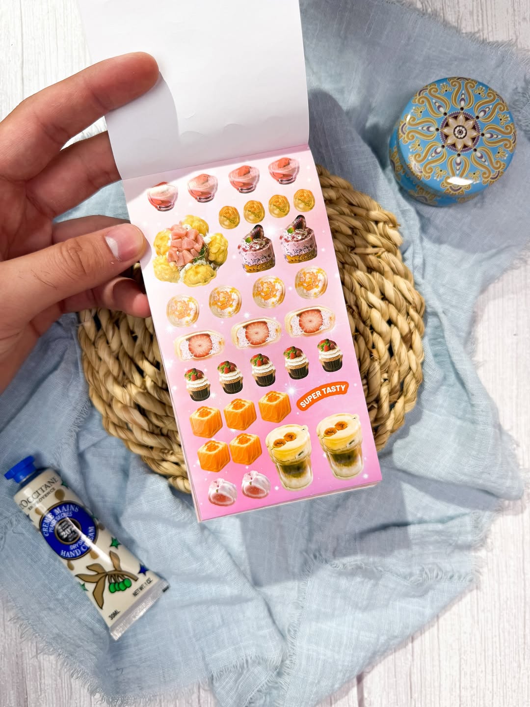 ✨🧁 مجلة الملصقات الصغيرة 🧁✨