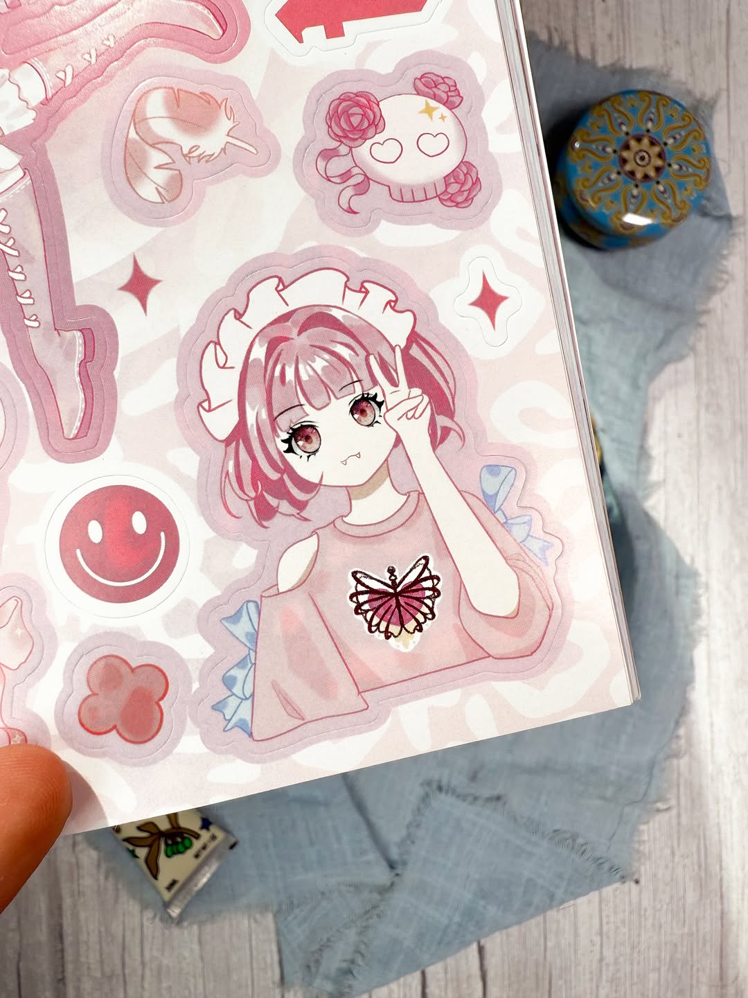 ✨🩷 مجلة الملصقات الكبيرة 🩷✨  نسخة الأنمي 🍭✨