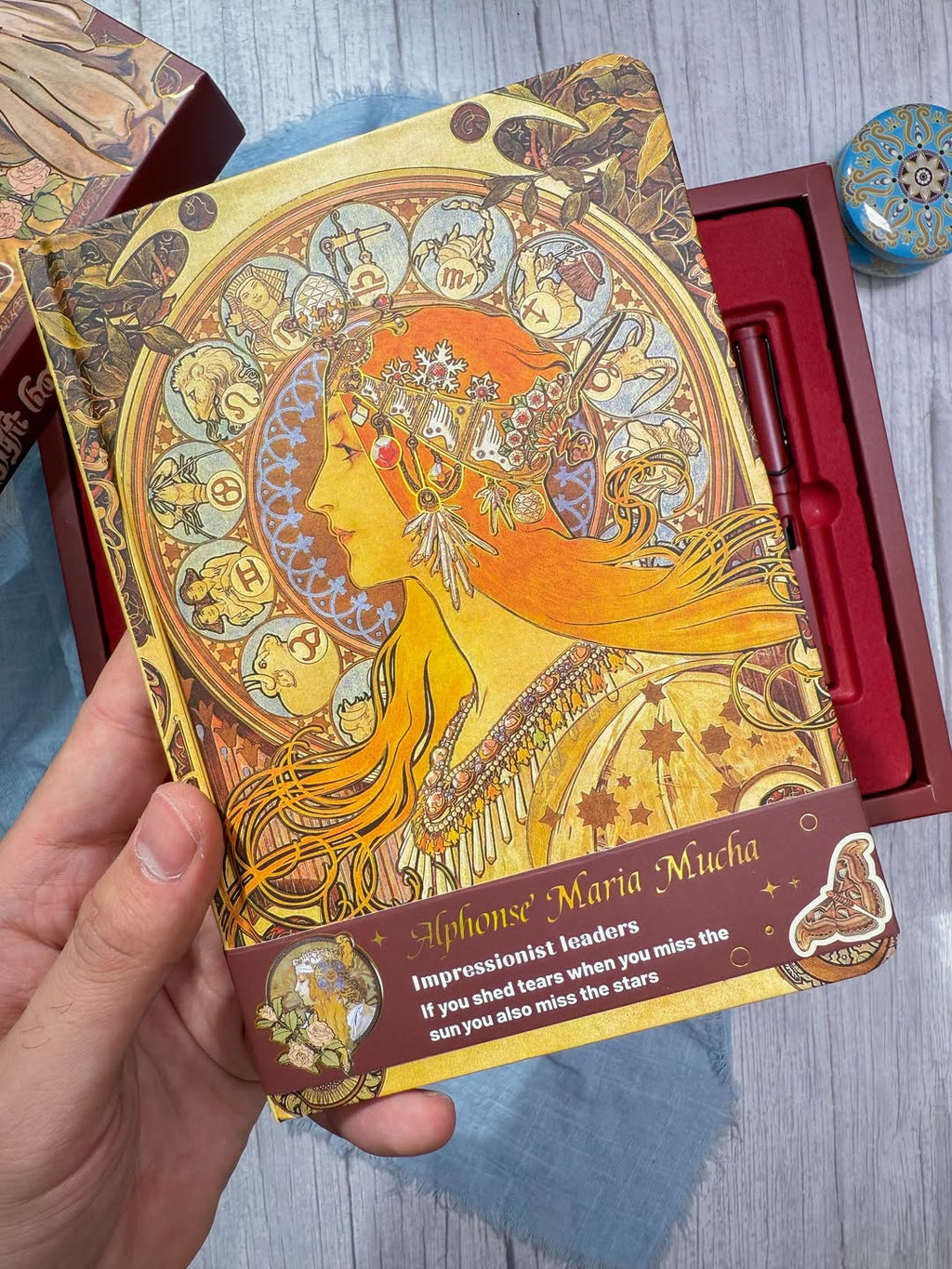 ✨🌺 صندوق الفونس ماريا ماتشا 🌺✨
