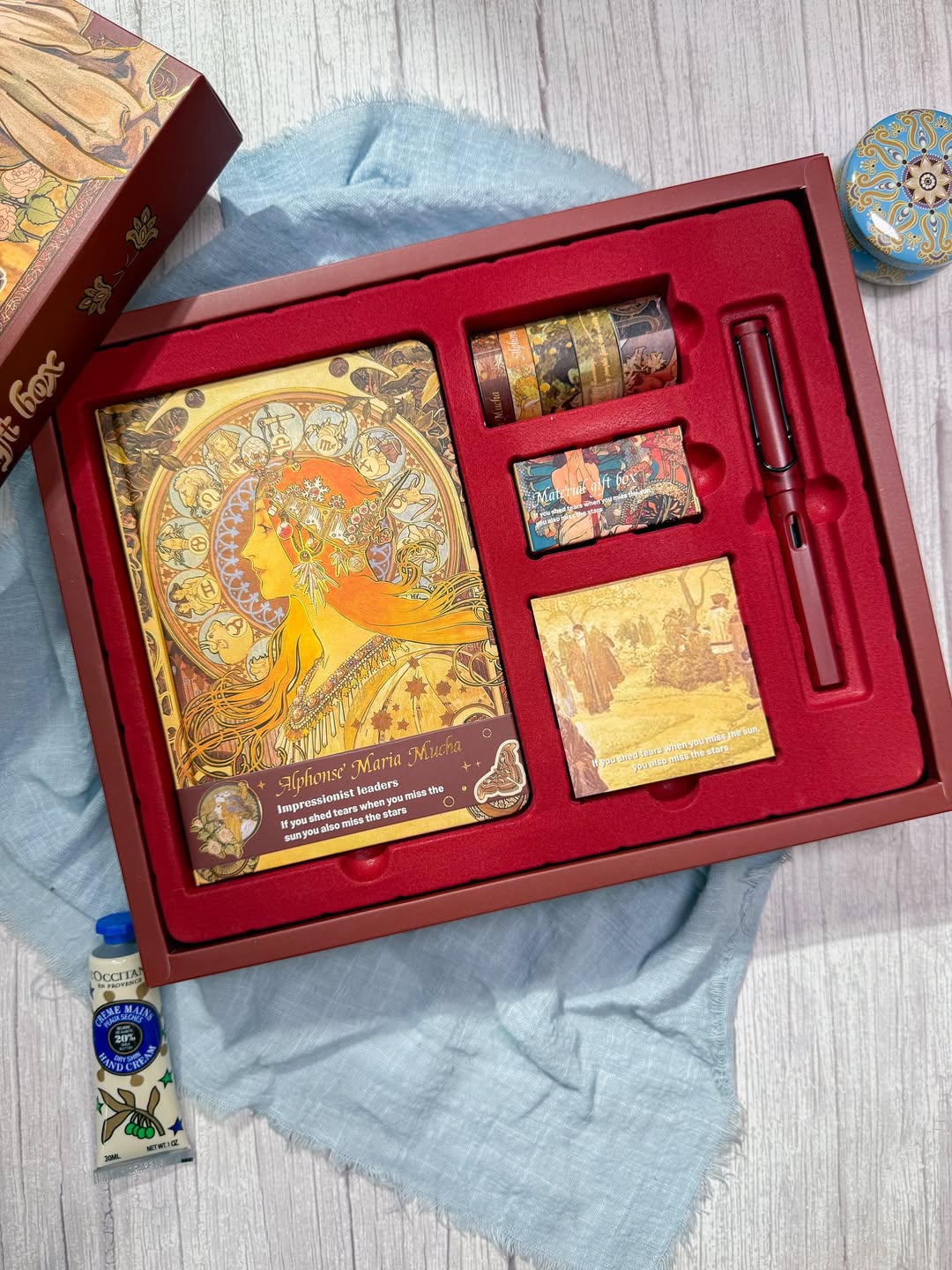 ✨🌺 صندوق الفونس ماريا ماتشا 🌺✨
