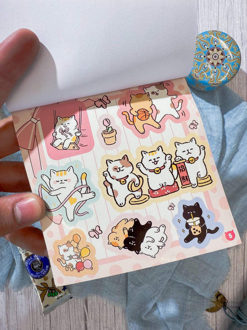 دفتر ملصقات Lucky Cat