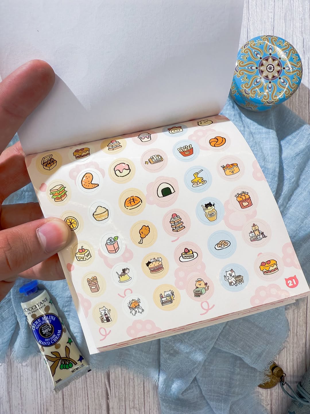 دفتر ملصقات Lucky Cat