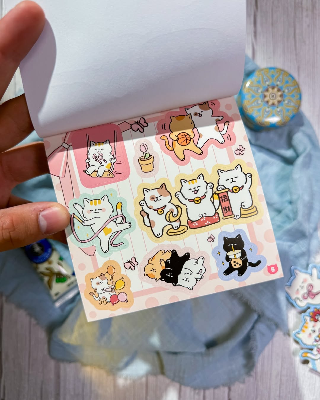 ✨🐈 دفتر ملصقات Lucky cat 🐈✨