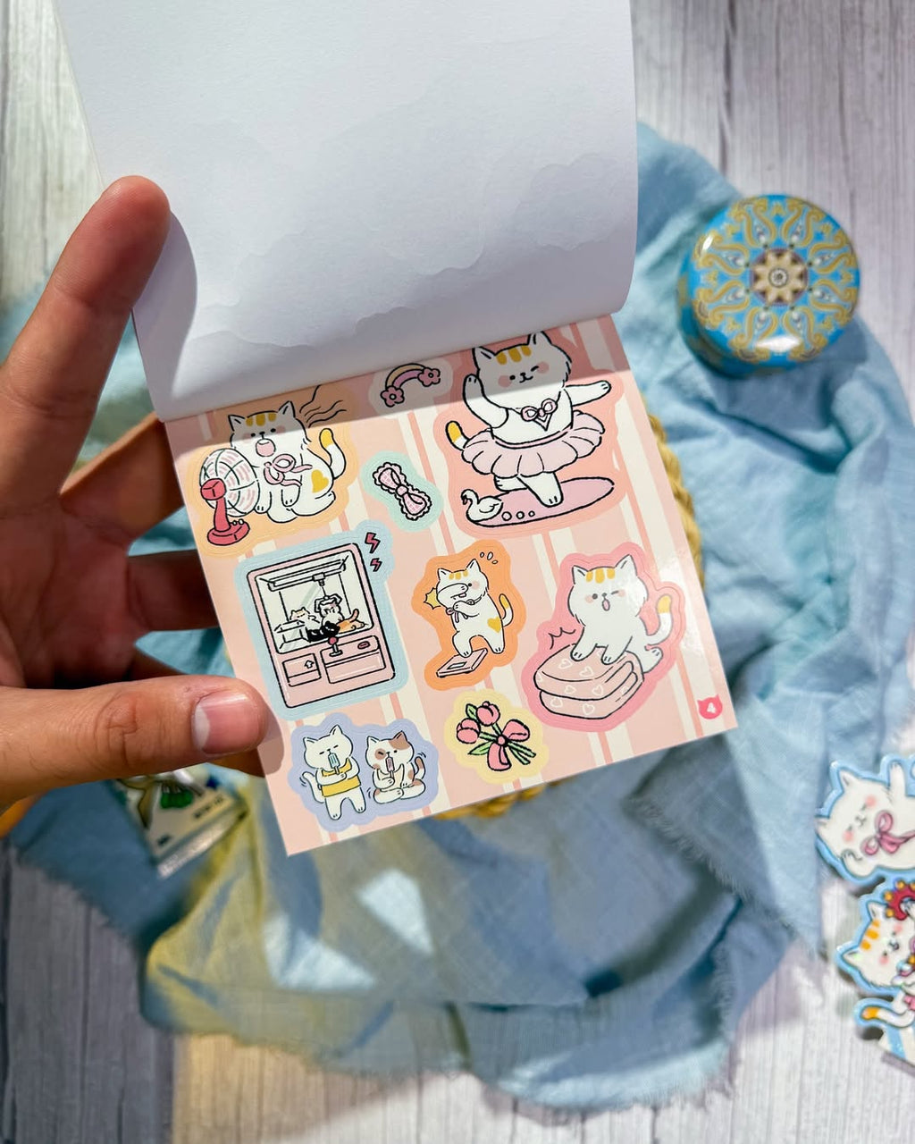 ✨🐈 دفتر ملصقات Lucky cat 🐈✨